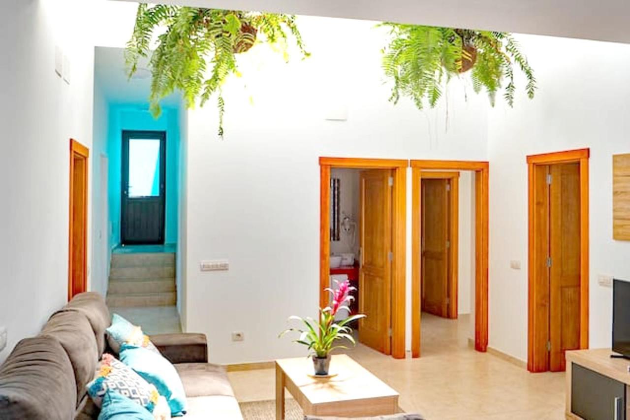 Comfortable House In Tias With Free Parking Eksteriør billede